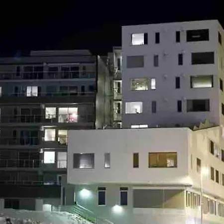 Cozy Near The Center Apartment *